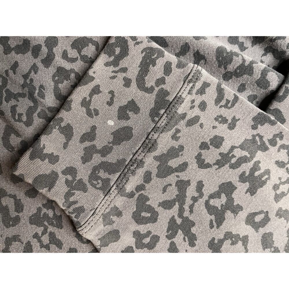 Athlete Cheetah Print Gray Pullover Sweatshirt Size Large - Picture 3 of 8